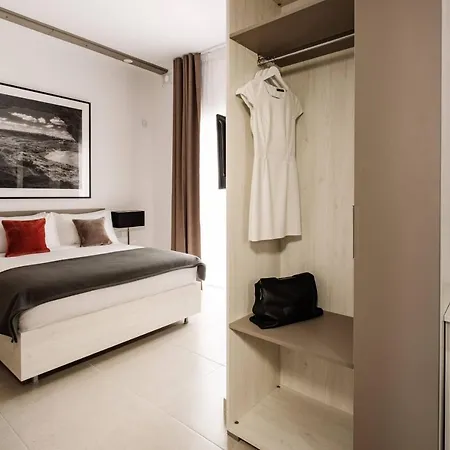 Urban Isle Hotel *