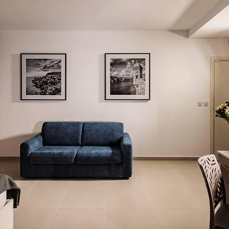 Urban Isle Hotel *