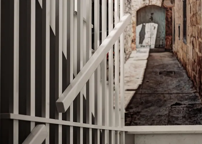 Отель Urban Isle